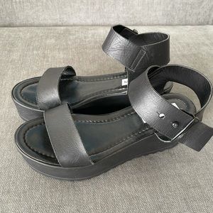 Steve Madden black leather shoes